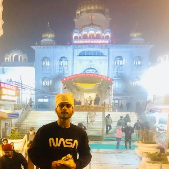 Meet your Posher, Robin - Picture 1 of 1